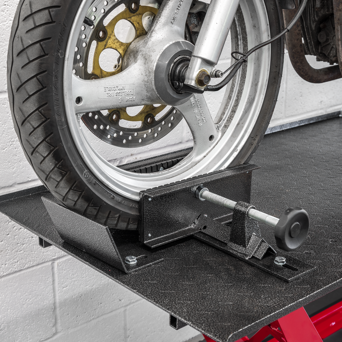 Sealey MC401A Air/Hydraulic Motorcycle Lift 454kg Capacity