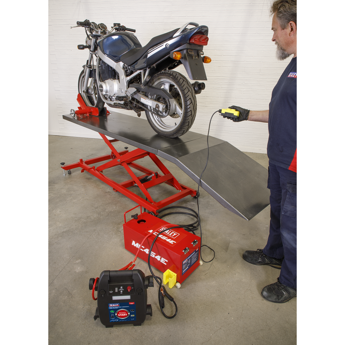 Sealey MC454E 12V Electro/Hydraulic Motorcycle Lift 450kg Capacity