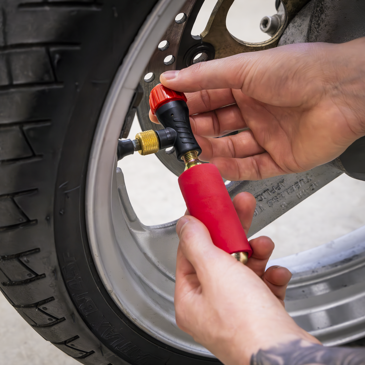Sealey MS087 Motorcycle CO2 Emergency Tyre Inflator Kit