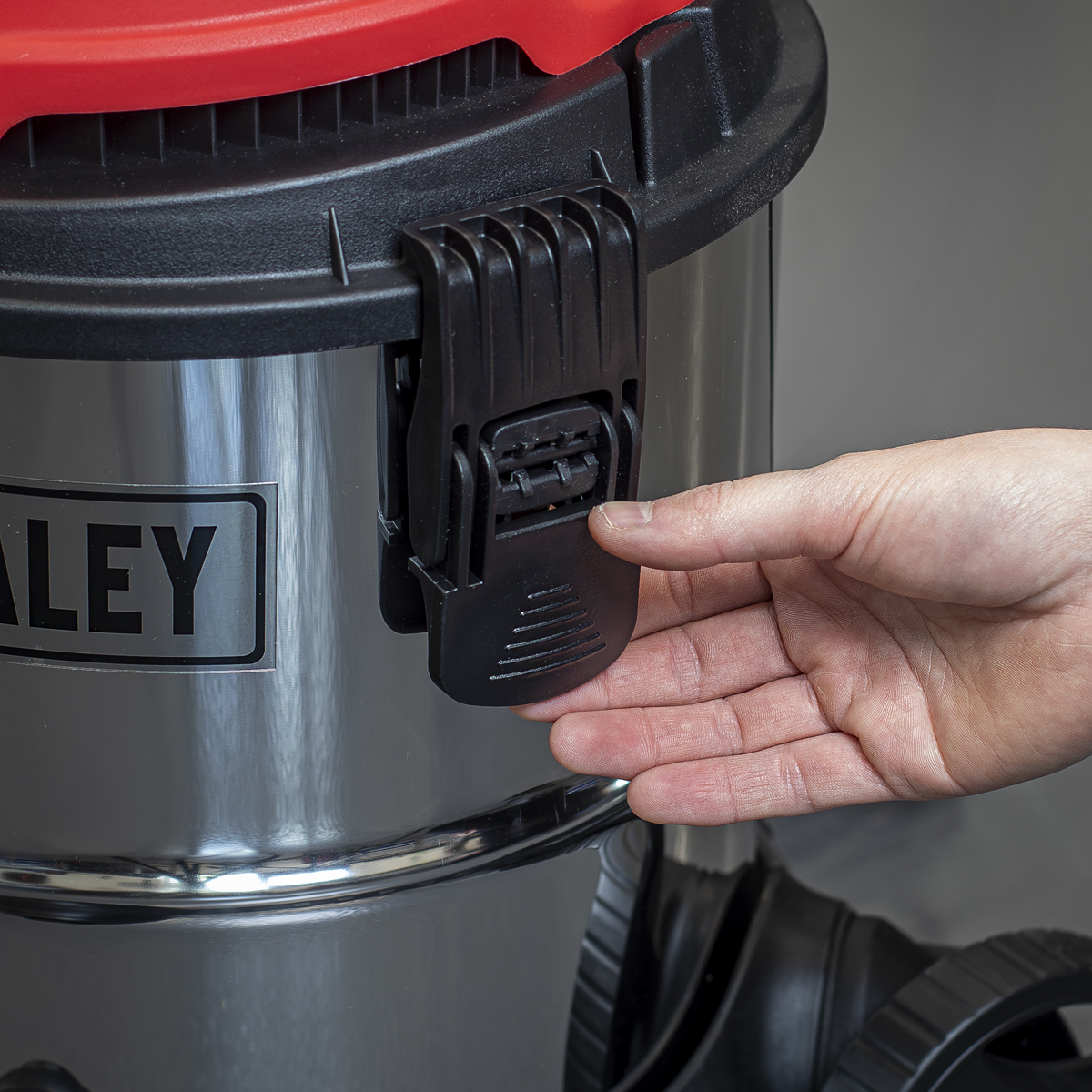 Sealey PC200SDAUTO 20L Industrial Vacuum Cleaner Wet & Dry with Stainless Drum & Auto Start 1400W/230V