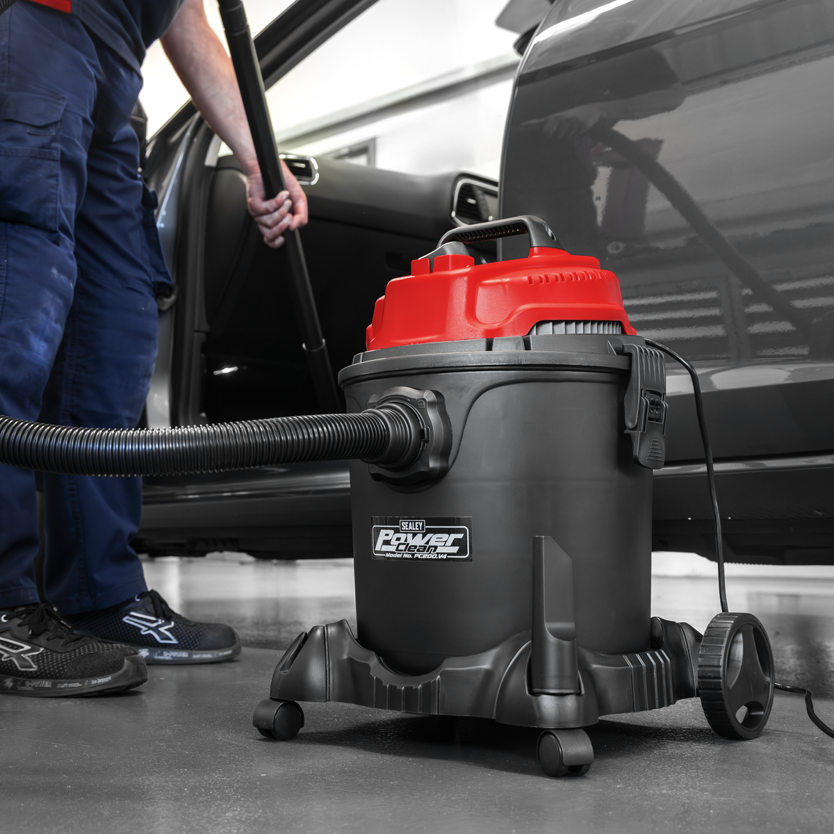 Sealey PC200 20L Vacuum Cleaner Wet & Dry 1250W/230V