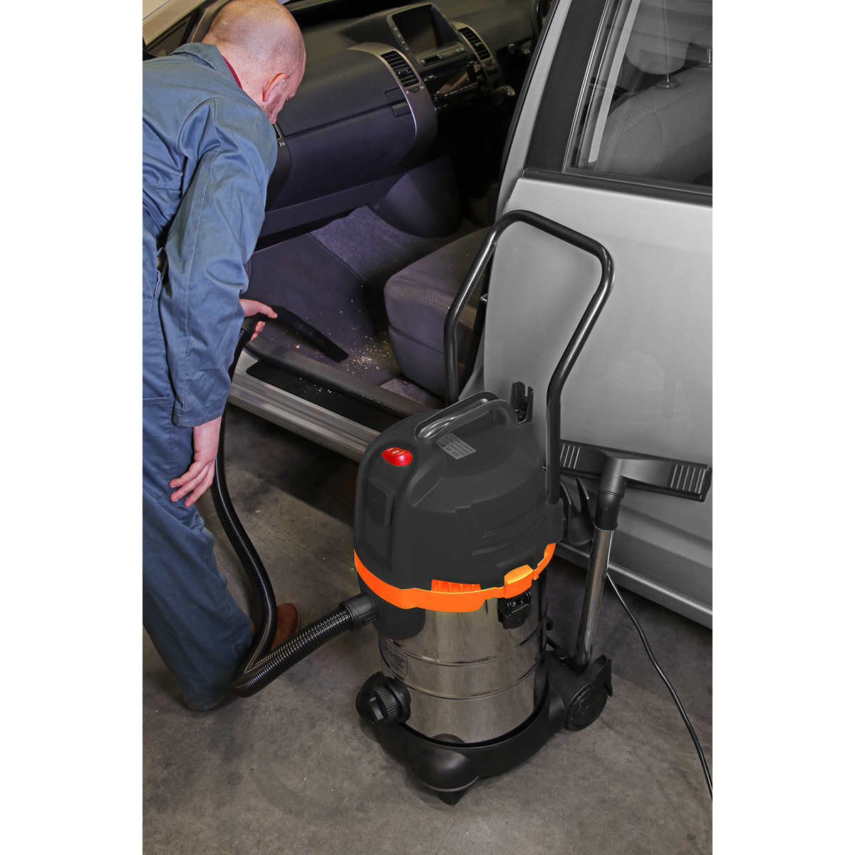 Sealey PC300BL 30L Industrial Cyclone Vacuum Cleaner Wet & Dry 1200W/230V
