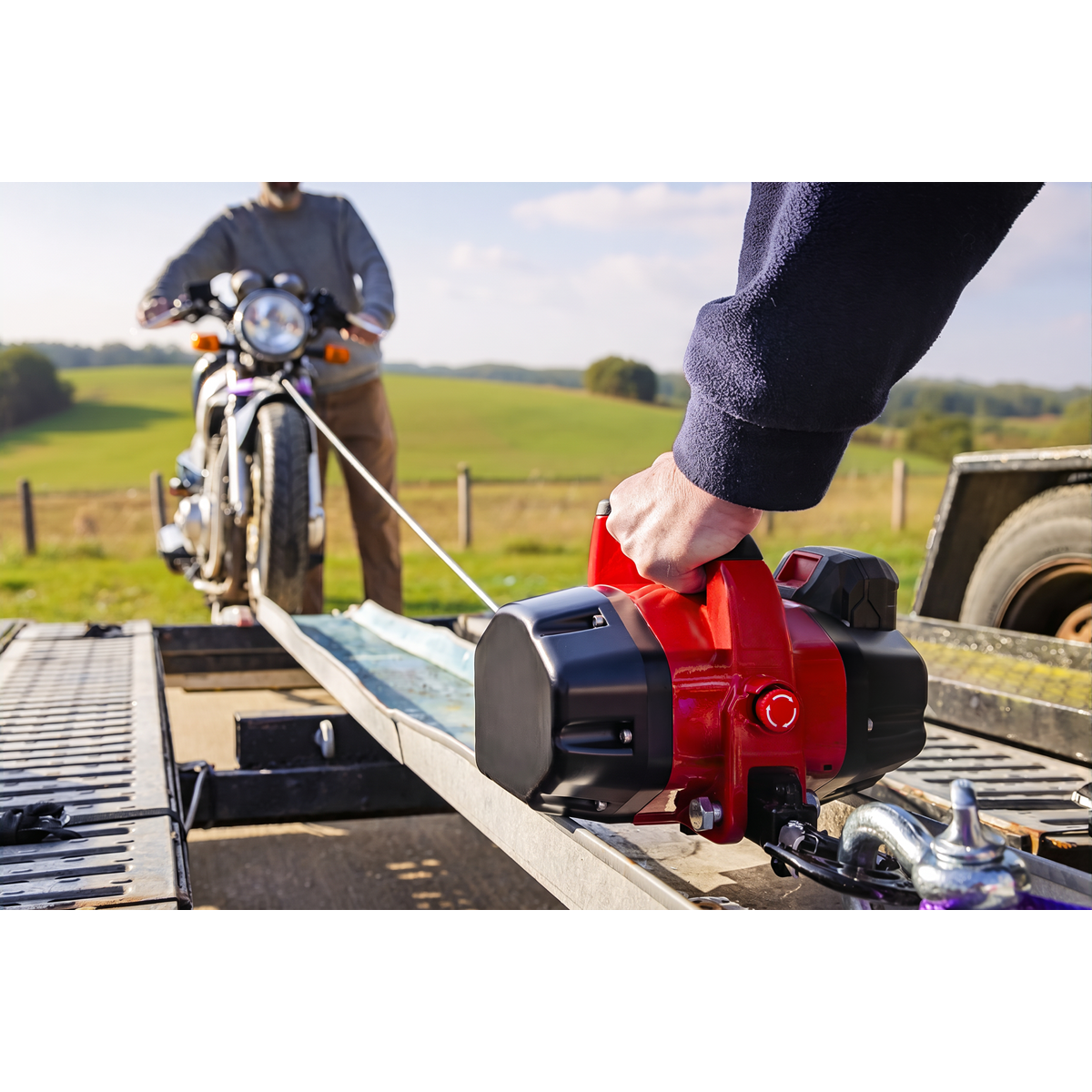 Sealey PPH500/24 Portable Handheld Winch 500kg Pulling Force 20V