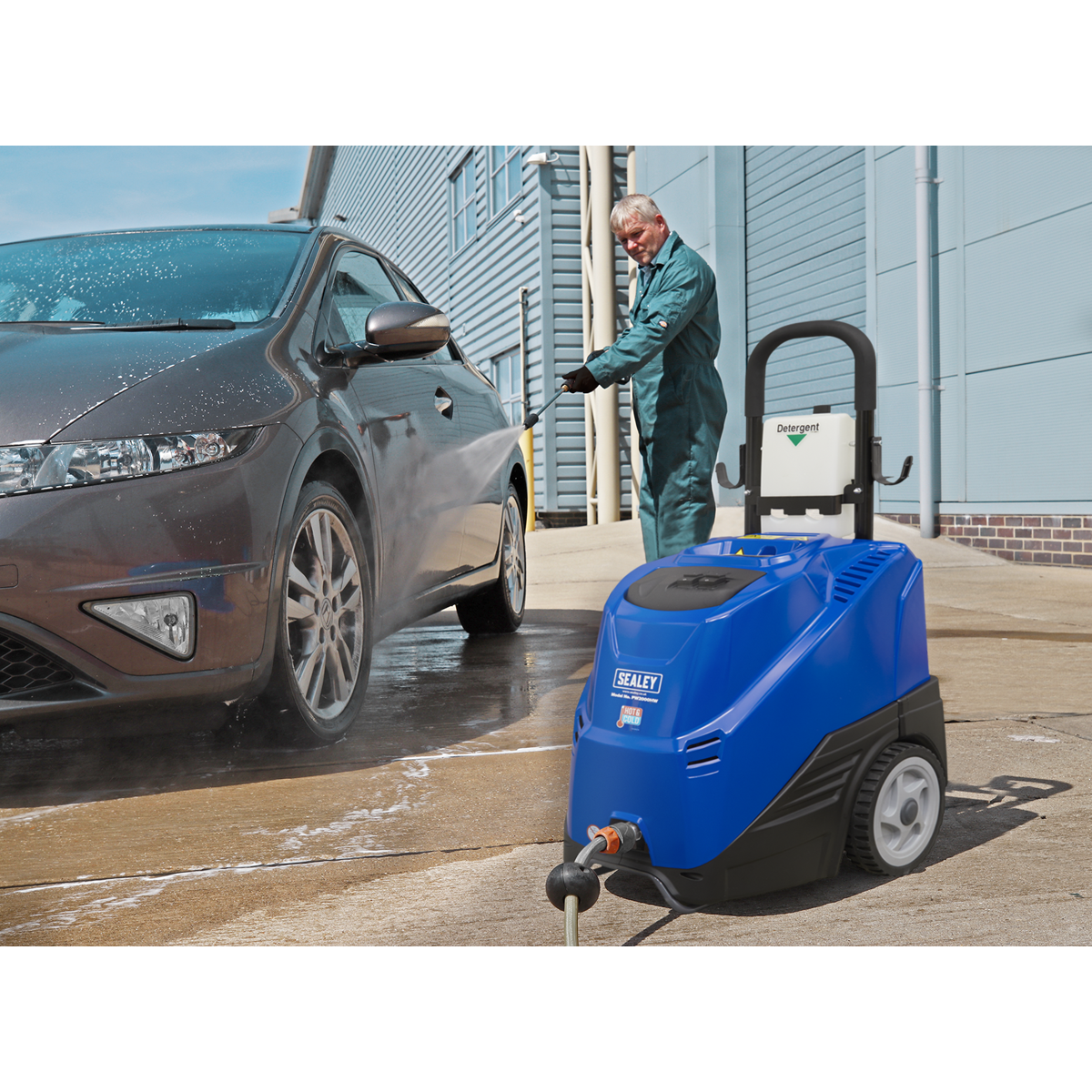Sealey PW2000HW Hot/Cold Water Pressure Washer 135bar 2300W/230V