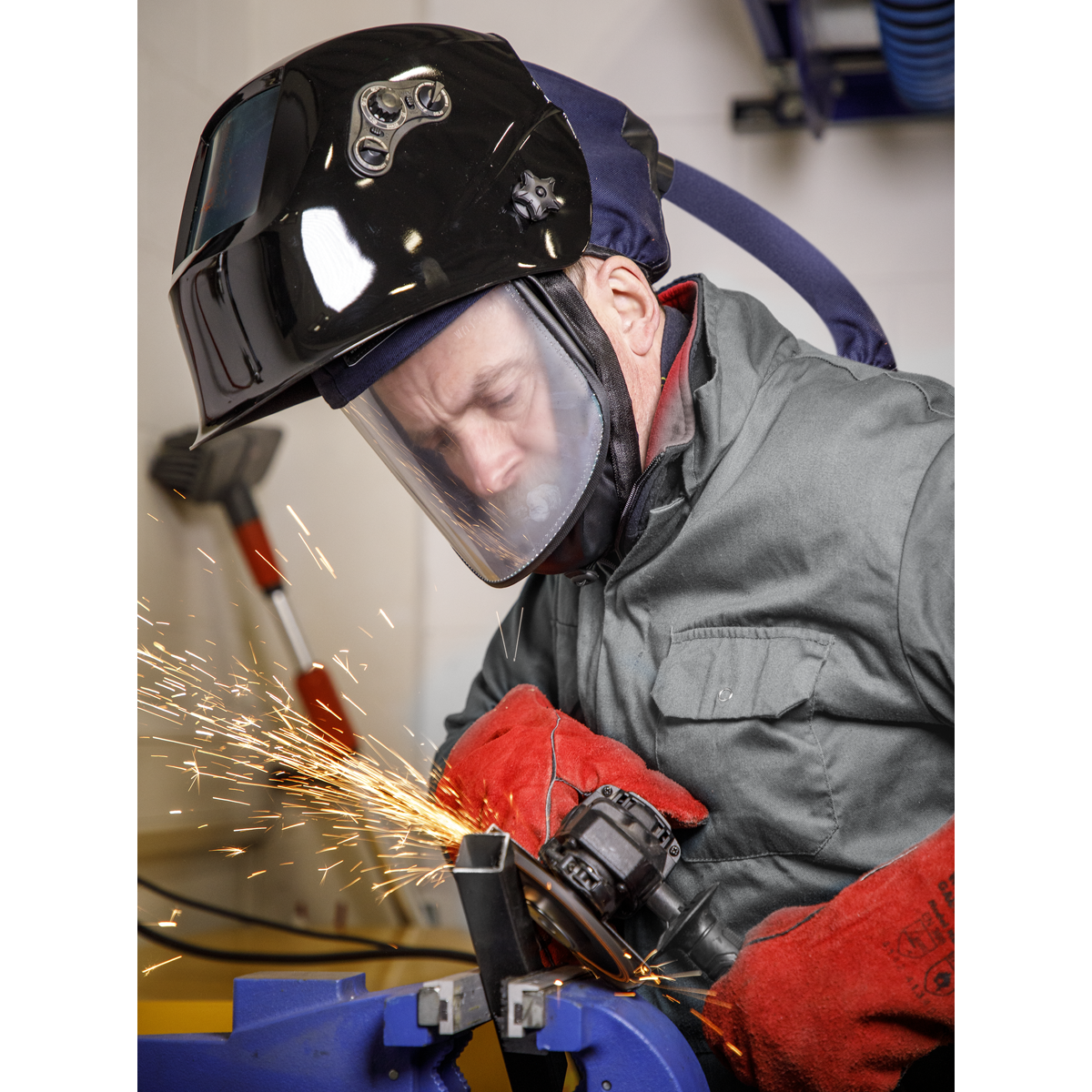 Sealey PWH616 Auto Darkening Welding Helmet with TH2 Powered Air Purifying Respirator (PAPR)