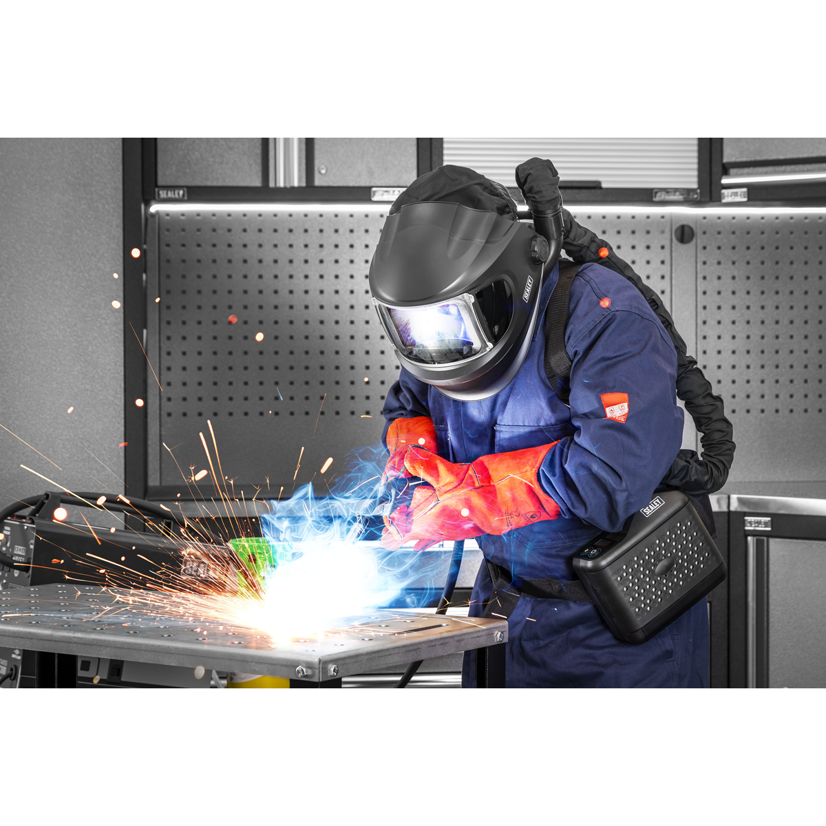 Sealey PWH618 Auto Darkening Welding Helmet with TH3 Powered Air Purifying Respirator (PAPR)