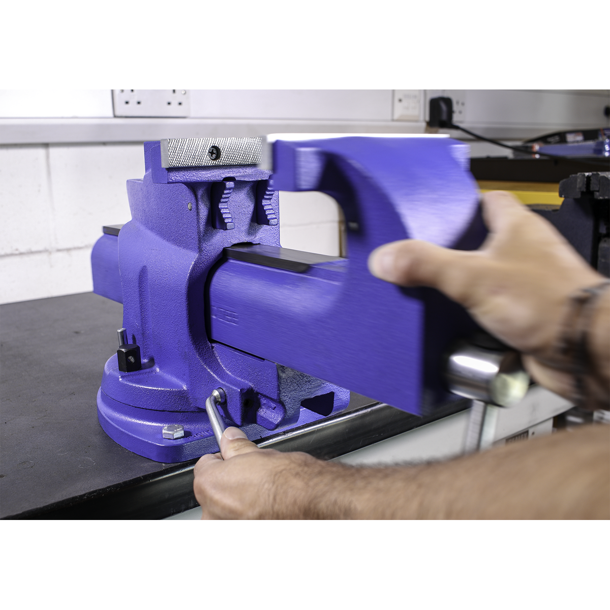 Sealey QAV150 Quick Action Cast Iron Vice with Swivel Base 150mm