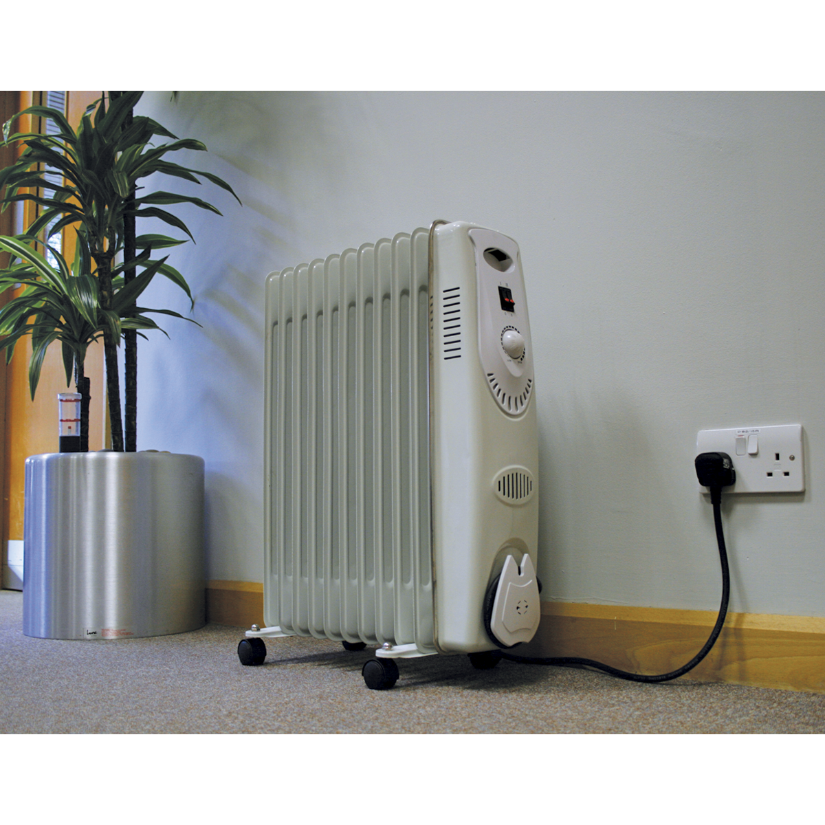 Sealey RD2500 11-Element Oil-Filled Radiator 2500W/230V