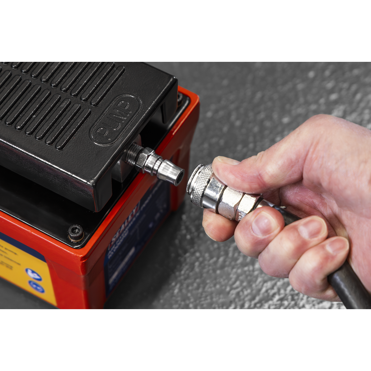 Sealey RE109 Air Hydraulic Foot Pump 10,000psi