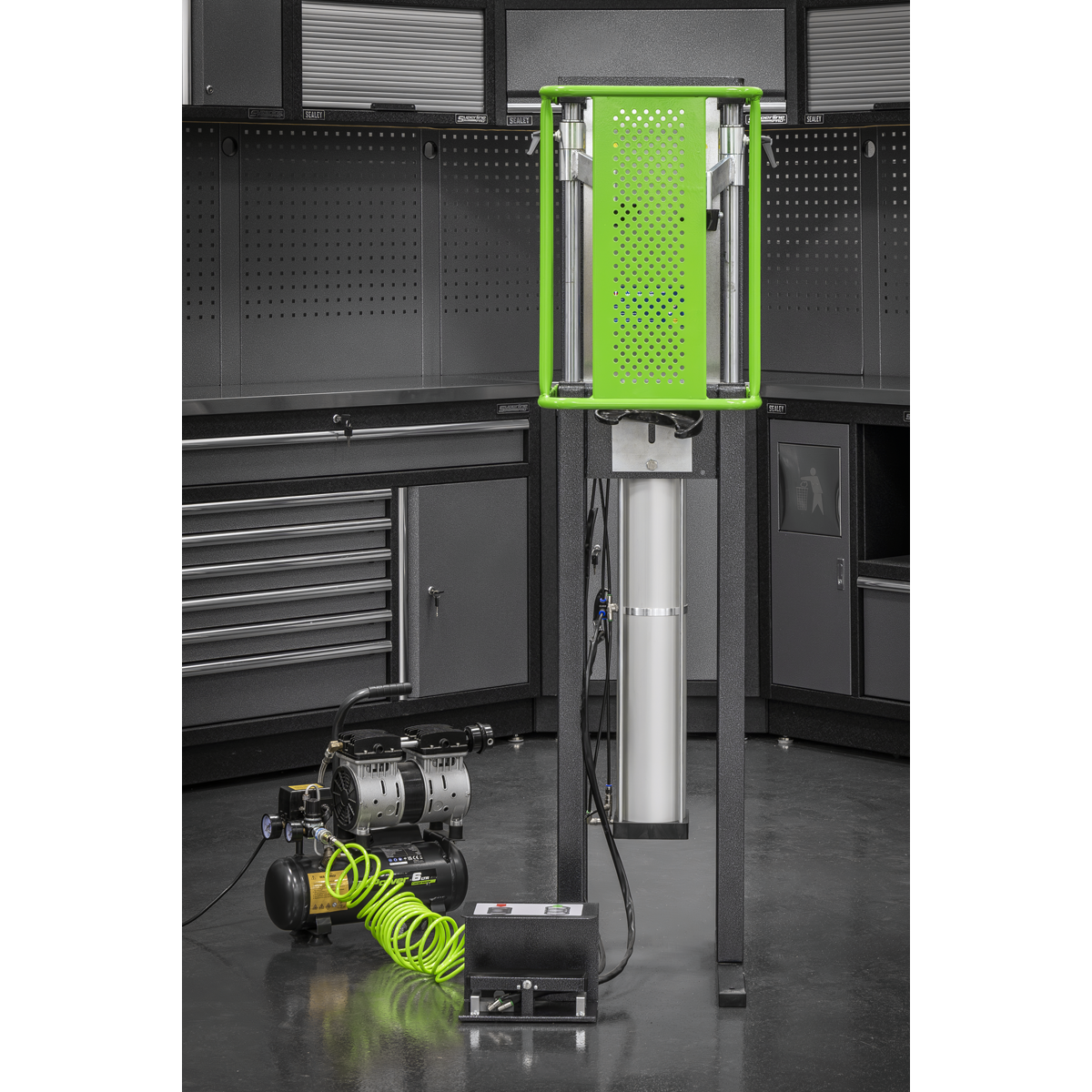 Sealey RE2500 Air Operated Coil Spring Compressor 2500kg