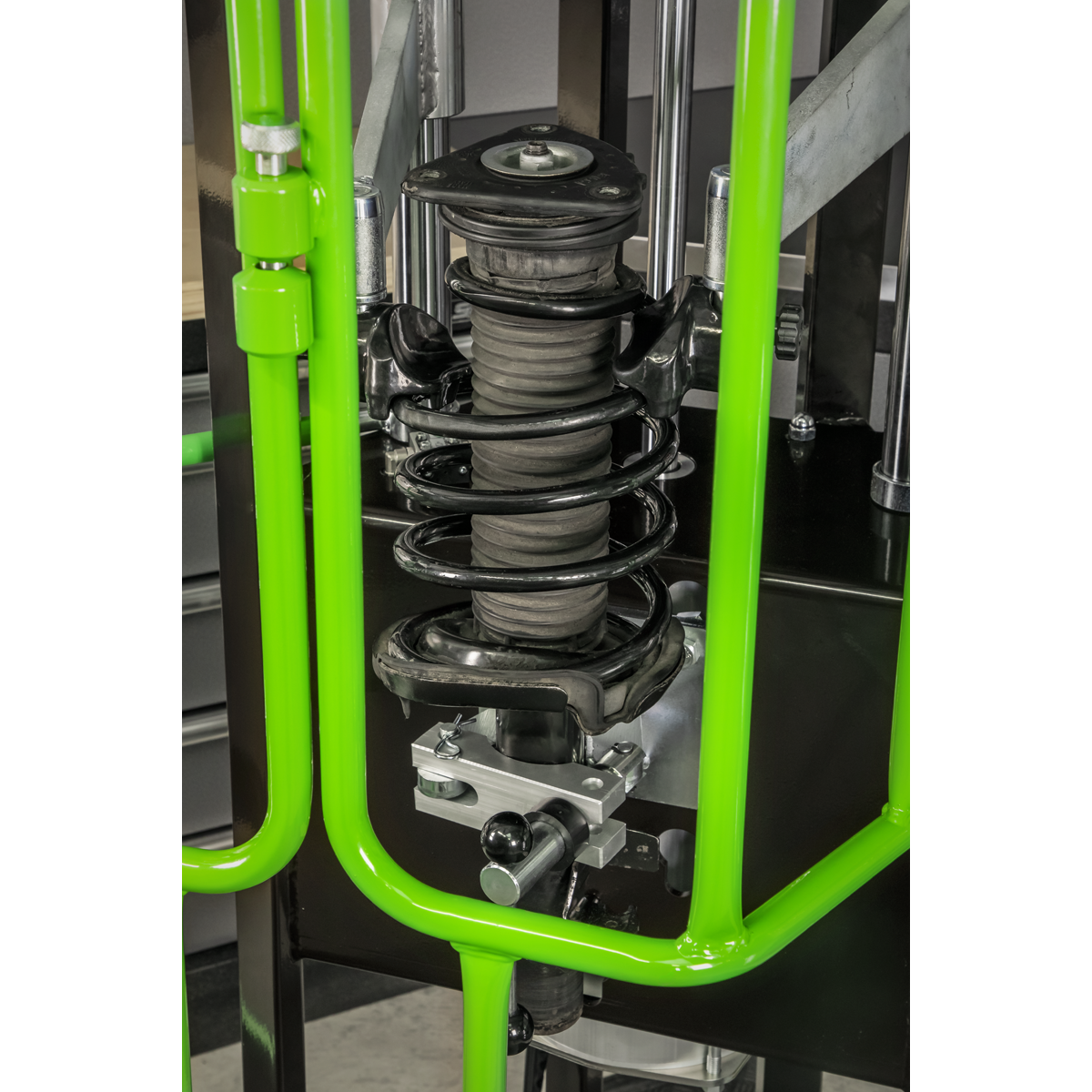 Sealey RE3000 Air Operated Coil Spring Compressor 3000kg