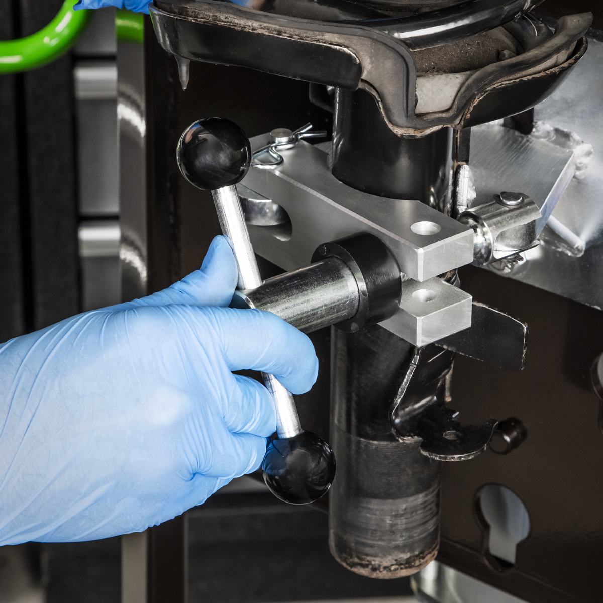 Sealey RE3000 Air Operated Coil Spring Compressor 3000kg