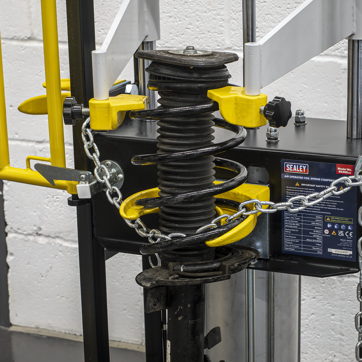 Sealey RE300 Air Operated Coil Spring Compressor 1000kg