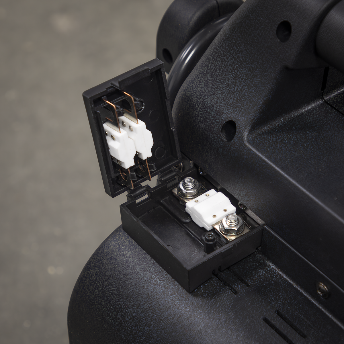 Sealey RS103B RoadStart® 12V Emergency Jump Starter 2700 Peak Amps