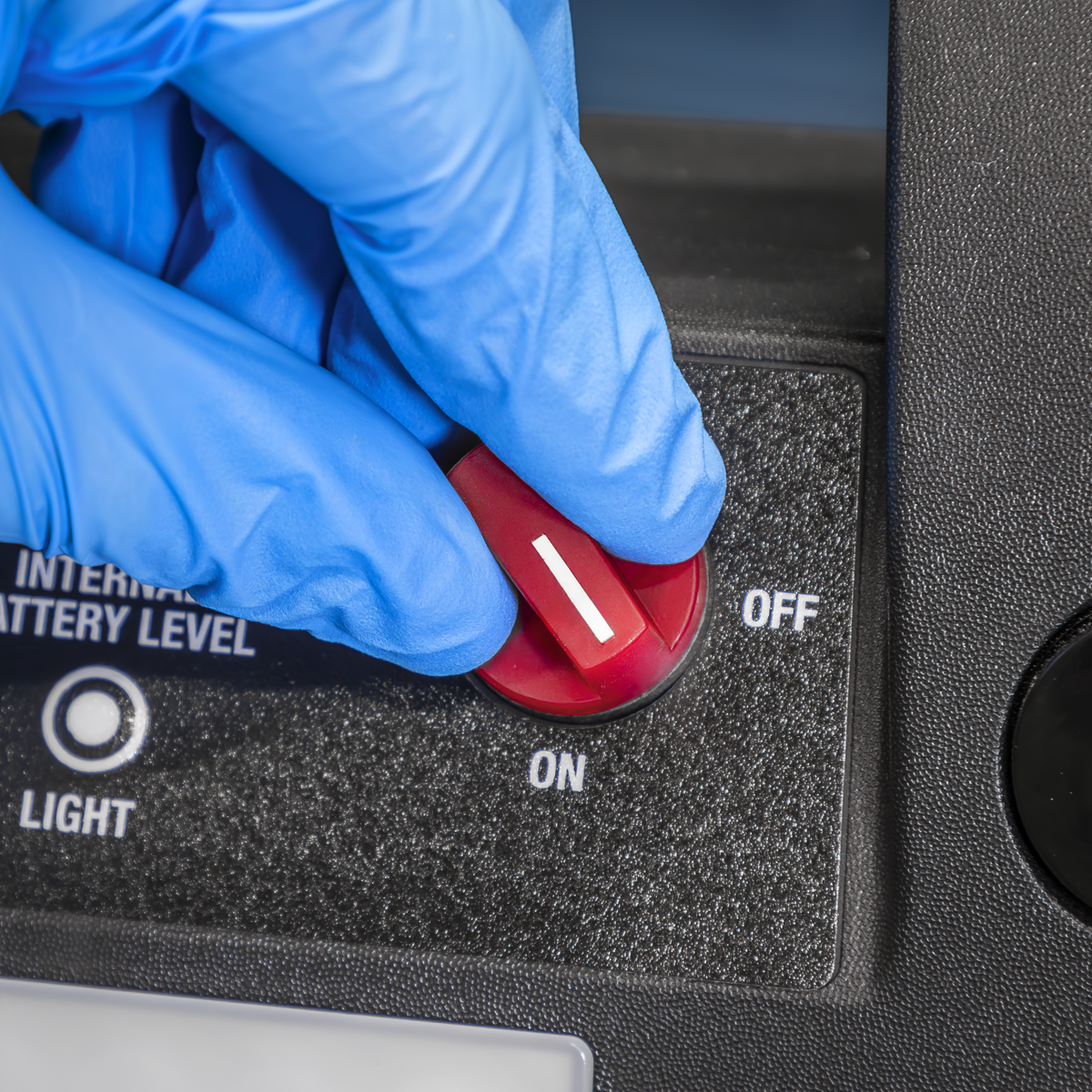 Sealey RS103B RoadStart® 12V Emergency Jump Starter 2700 Peak Amps