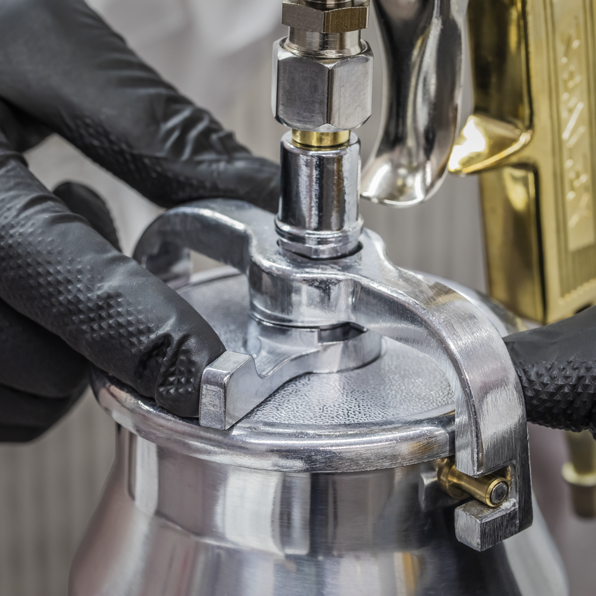 Sealey S701 Workshop Gold Series Suction Feed Spray Gun 1.8mm Set-Up