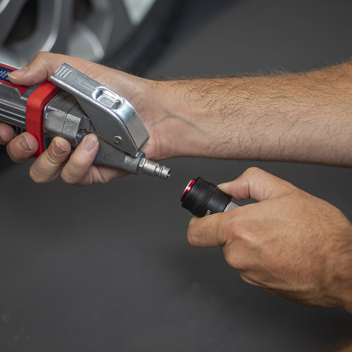 Sealey SA371 Tyre Inflator with 0.5m Hose & Twin Push-On Connector