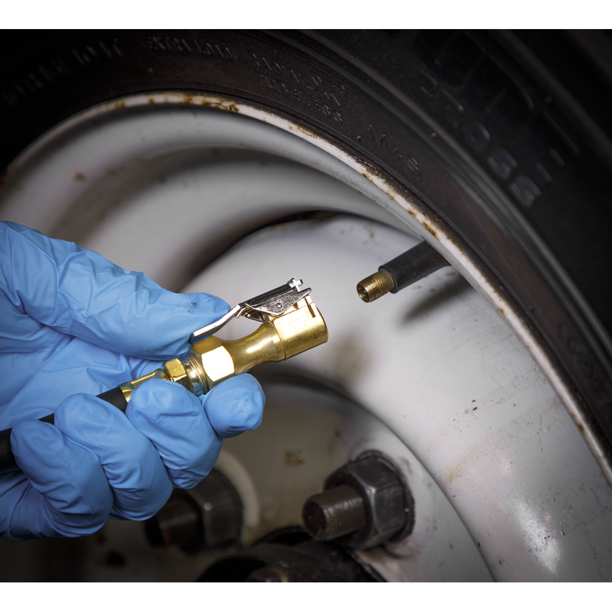 Sealey SA399 Tyre Inflator with Clip-On Connector