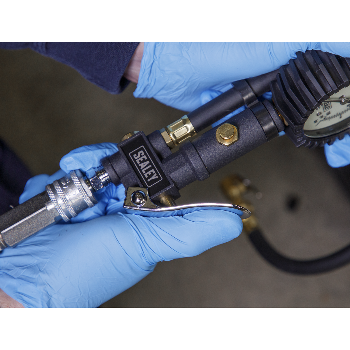 Sealey SA399 Tyre Inflator with Clip-On Connector
