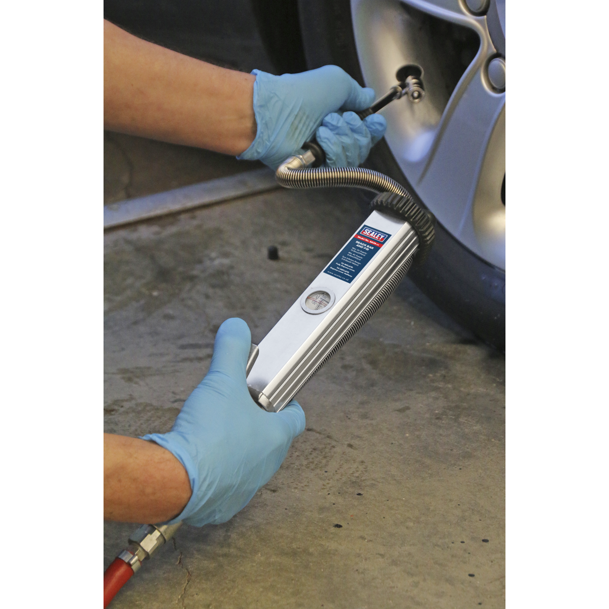 Sealey SA39 Long Type Tyre Inflator with Twin Push-On Connector