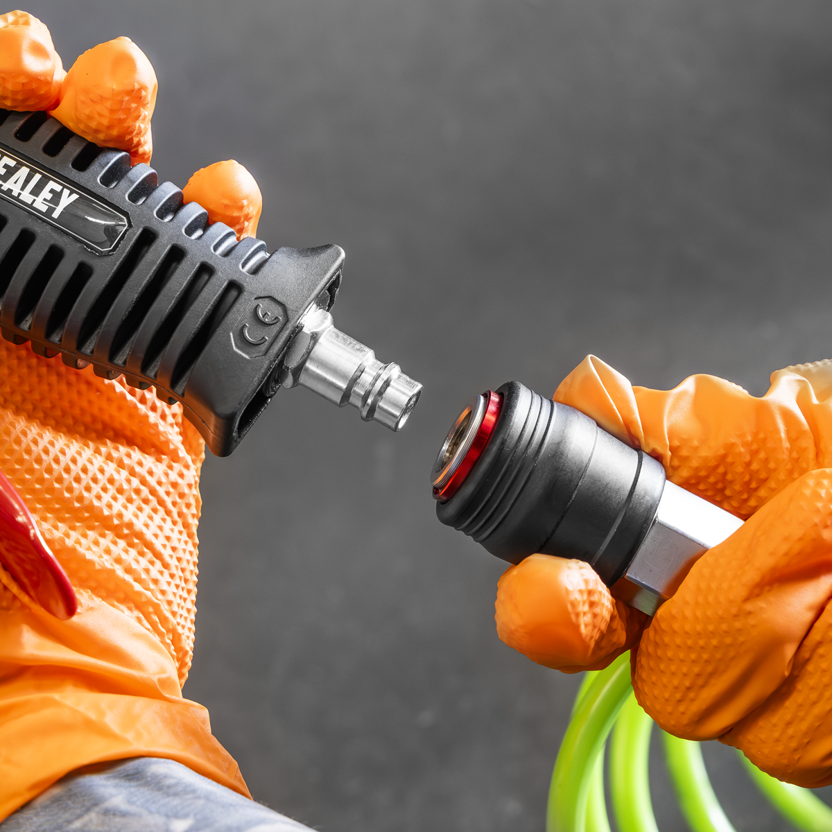 Sealey SA9304 Tyre Inflator with Clip-On Connector