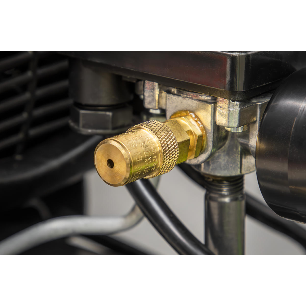 Sealey SAC2420EPK 24L Direct Drive Air Compressor 2hp with 4pc Air Accessory Kit