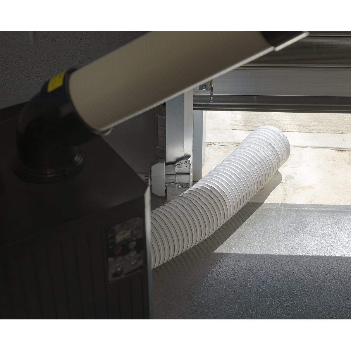 Sealey SAC8500 Industrial Spot Cooler Air Conditioner/Dehumidifier/Air Cooler 8,500Btu/hr (2.5kW)