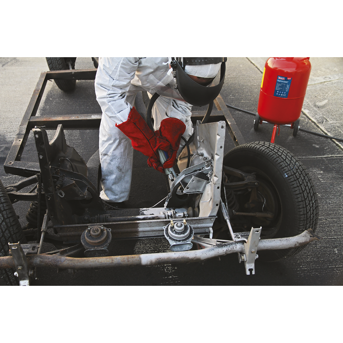 Sealey SB997 Shot Blaster with Water Trap & Wheels 37L