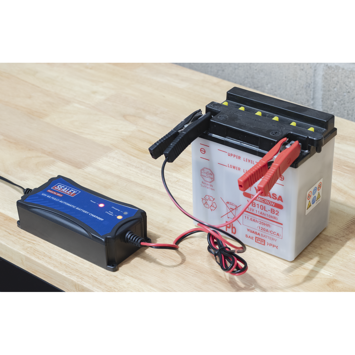 Sealey SBC4 12V Fully Automatic Battery Maintainer/Charger 4A