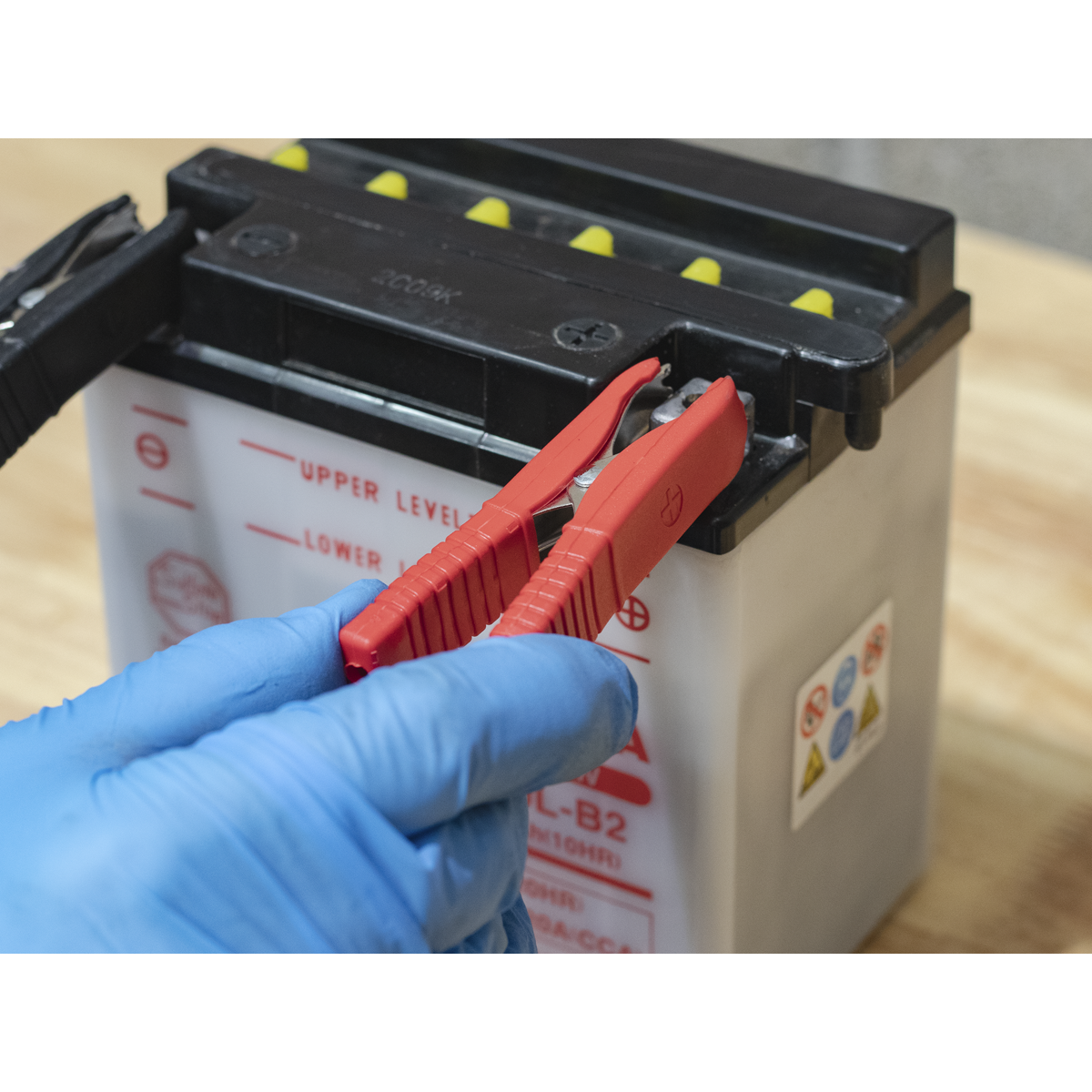 Sealey SBC6 12V Fully Automatic Battery Maintainer/Charger 6A