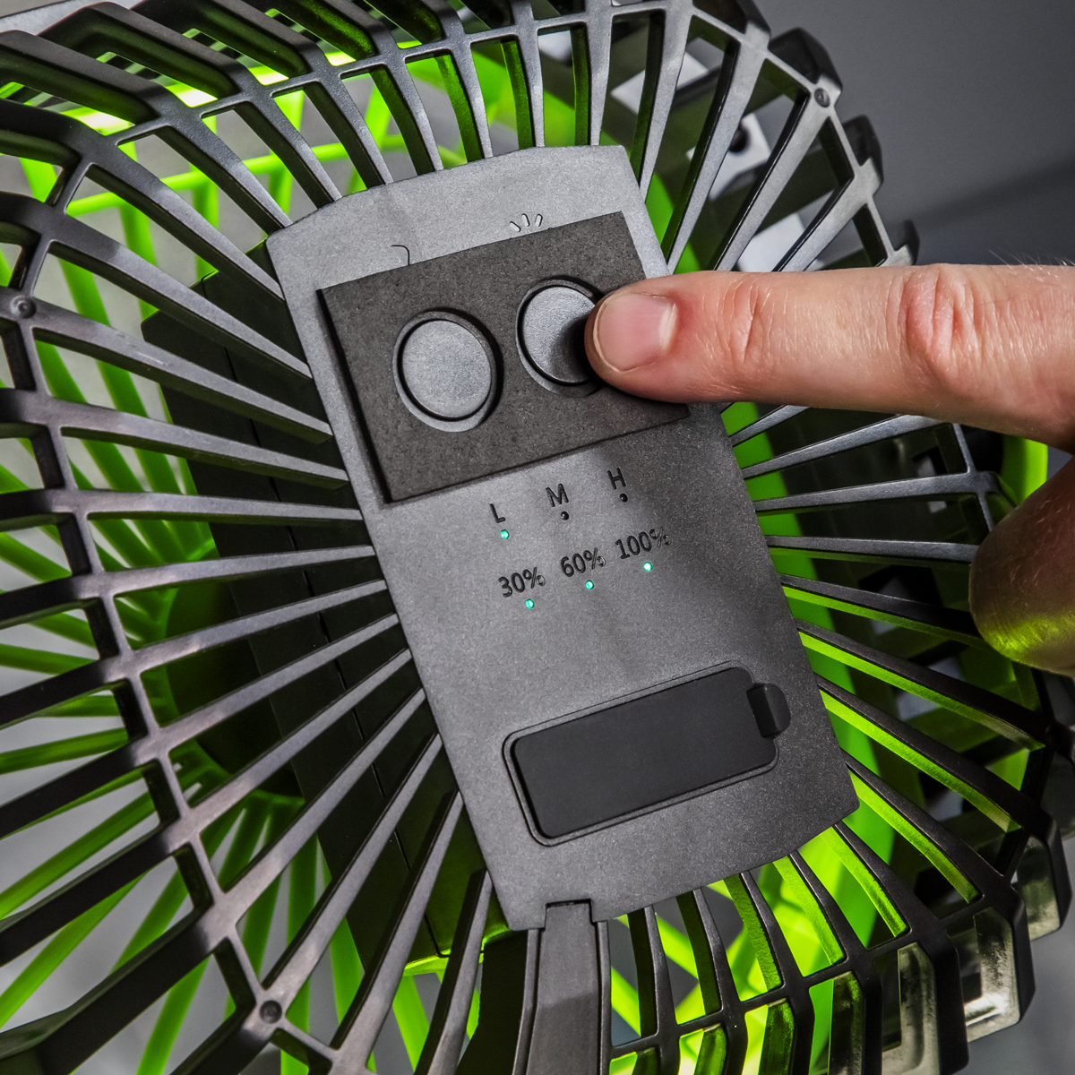 Sealey SCF8WL 8" Small Portable Clip Fan with Worklight 4-Speed