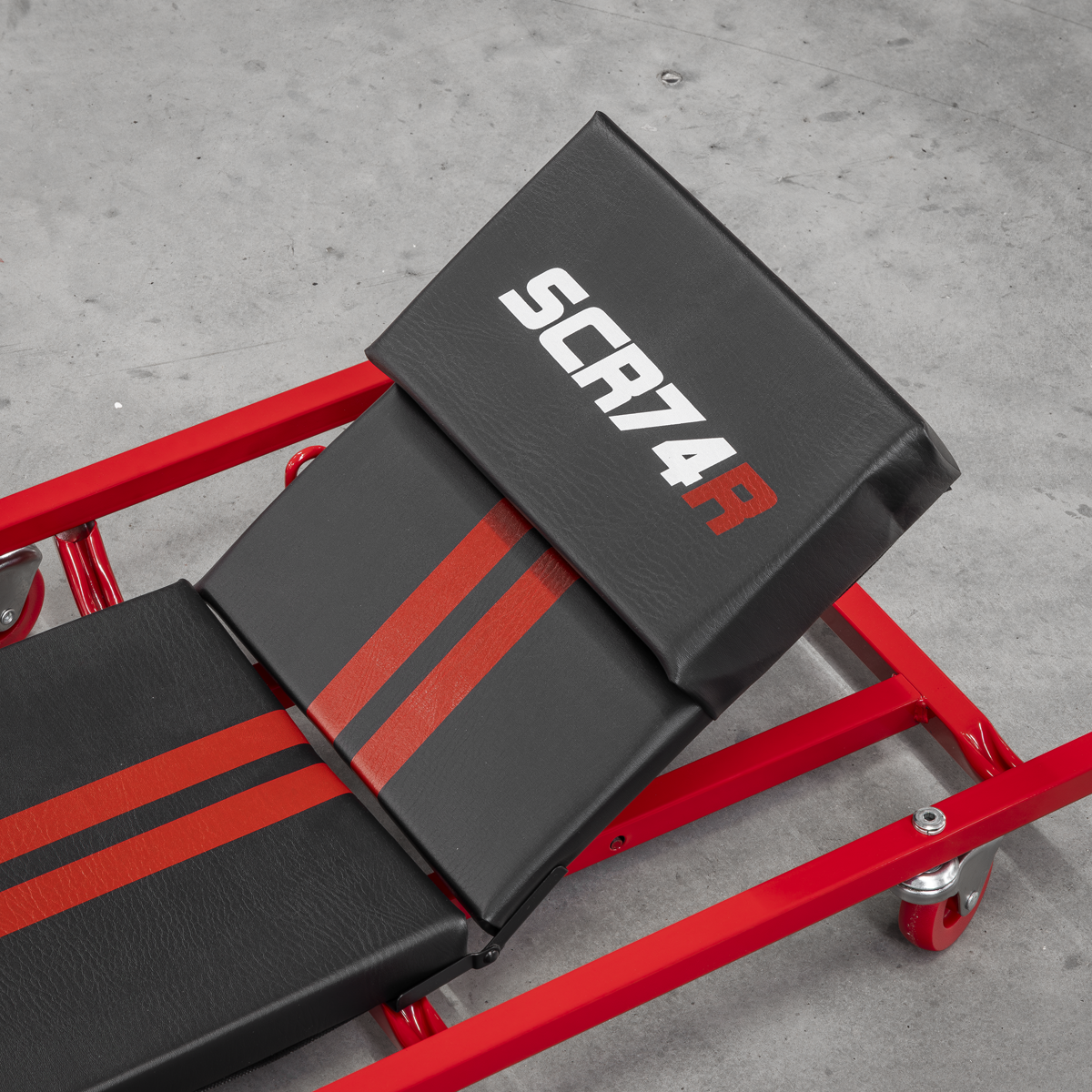 Sealey SCR74 American-Style Deluxe Creeper with Steel Frame, 6 Wheels & Adjustable Headrest 40"
