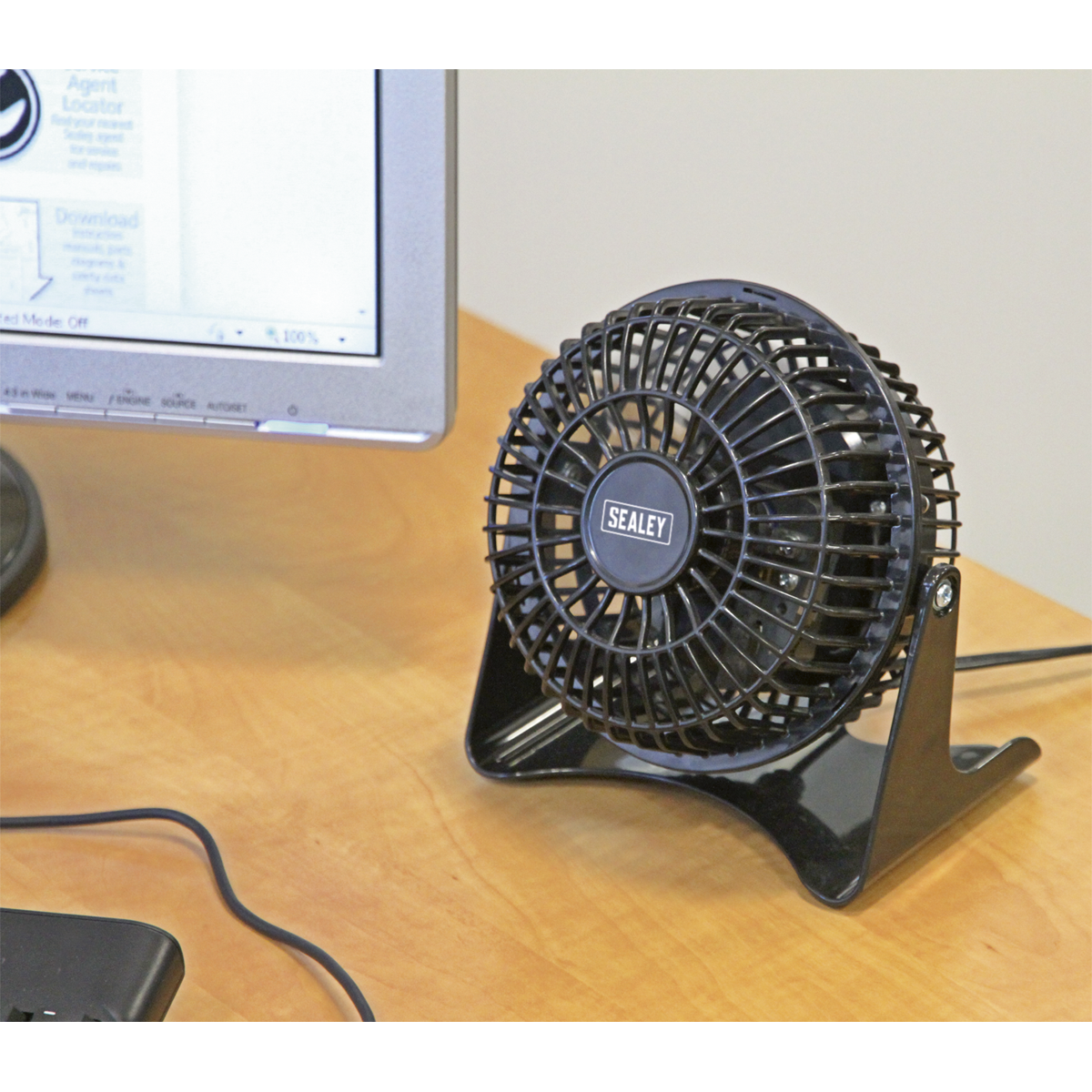 Sealey SFF04 4" Small Mini Desk Fan 230V