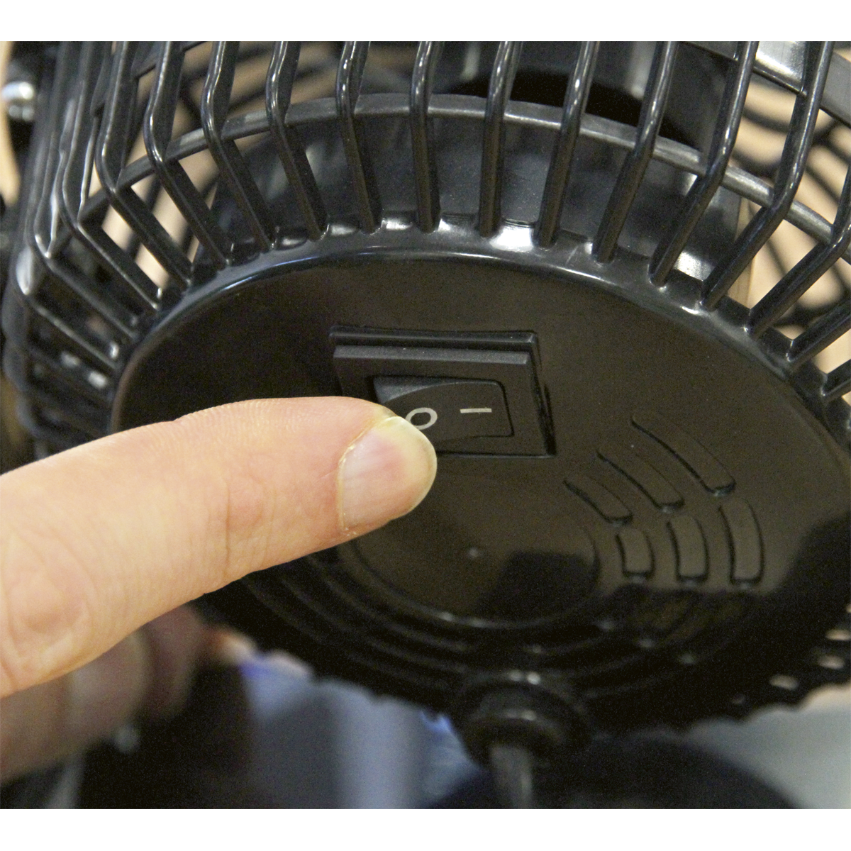 Sealey SFF04 4" Small Mini Desk Fan 230V