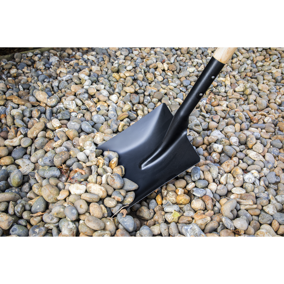 Sealey SH710 Shovel with 710mm Wooden Handle