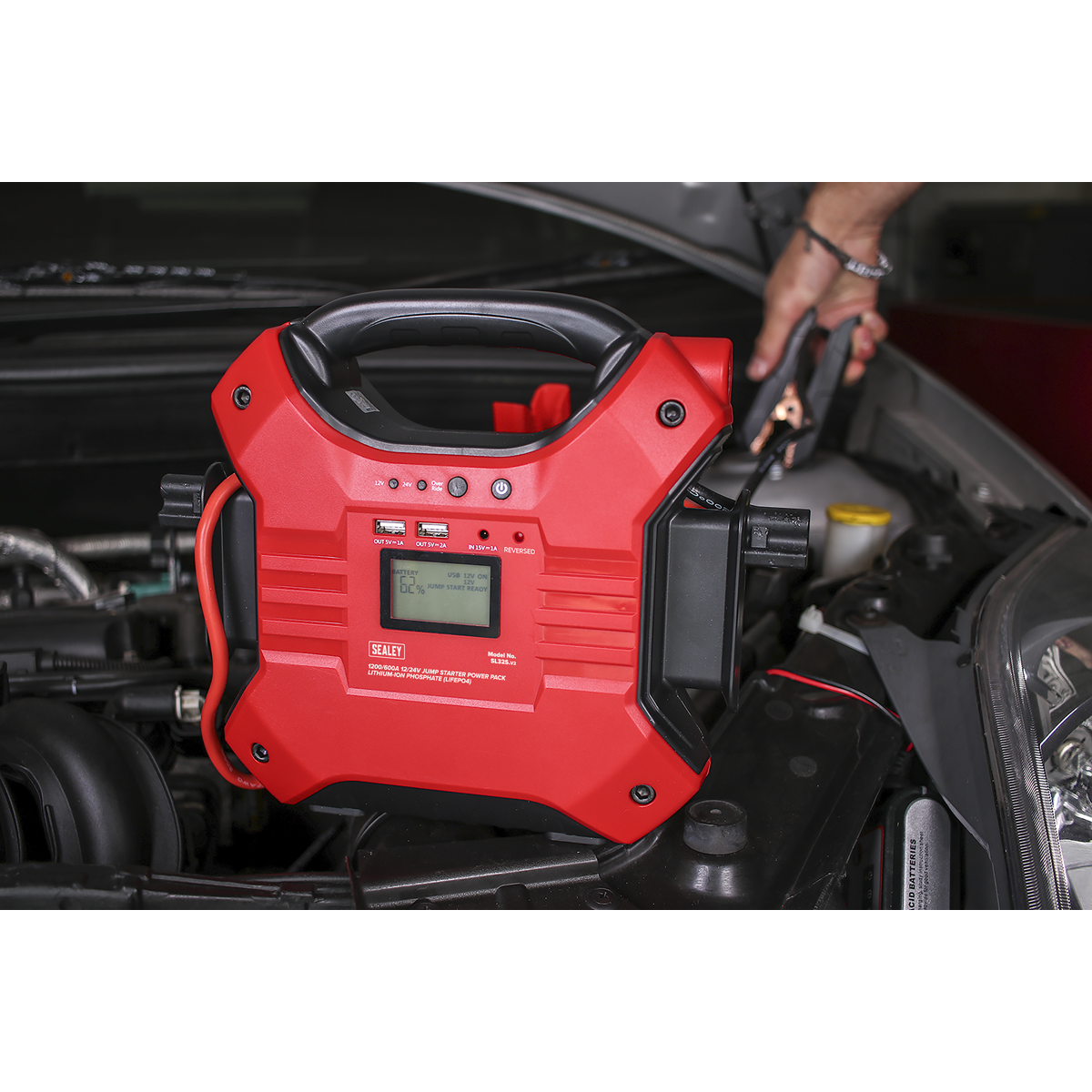 Sealey SL32S 12/24V Jump Starter Power Pack Lithium-ion Phosphate (LiFePo4) 1200/600 Peak Amps