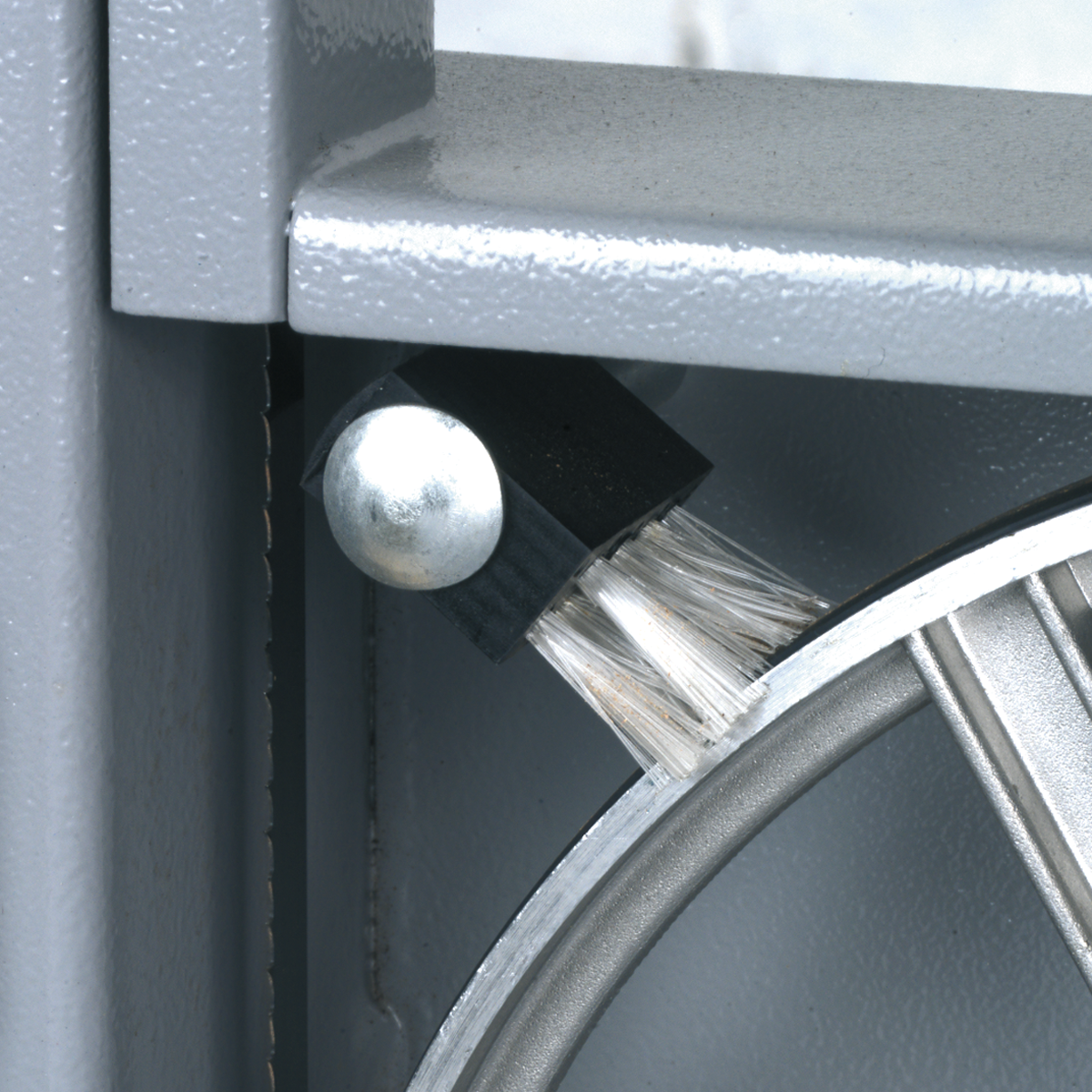 Sealey SM1304 Professional Bandsaw 245mm