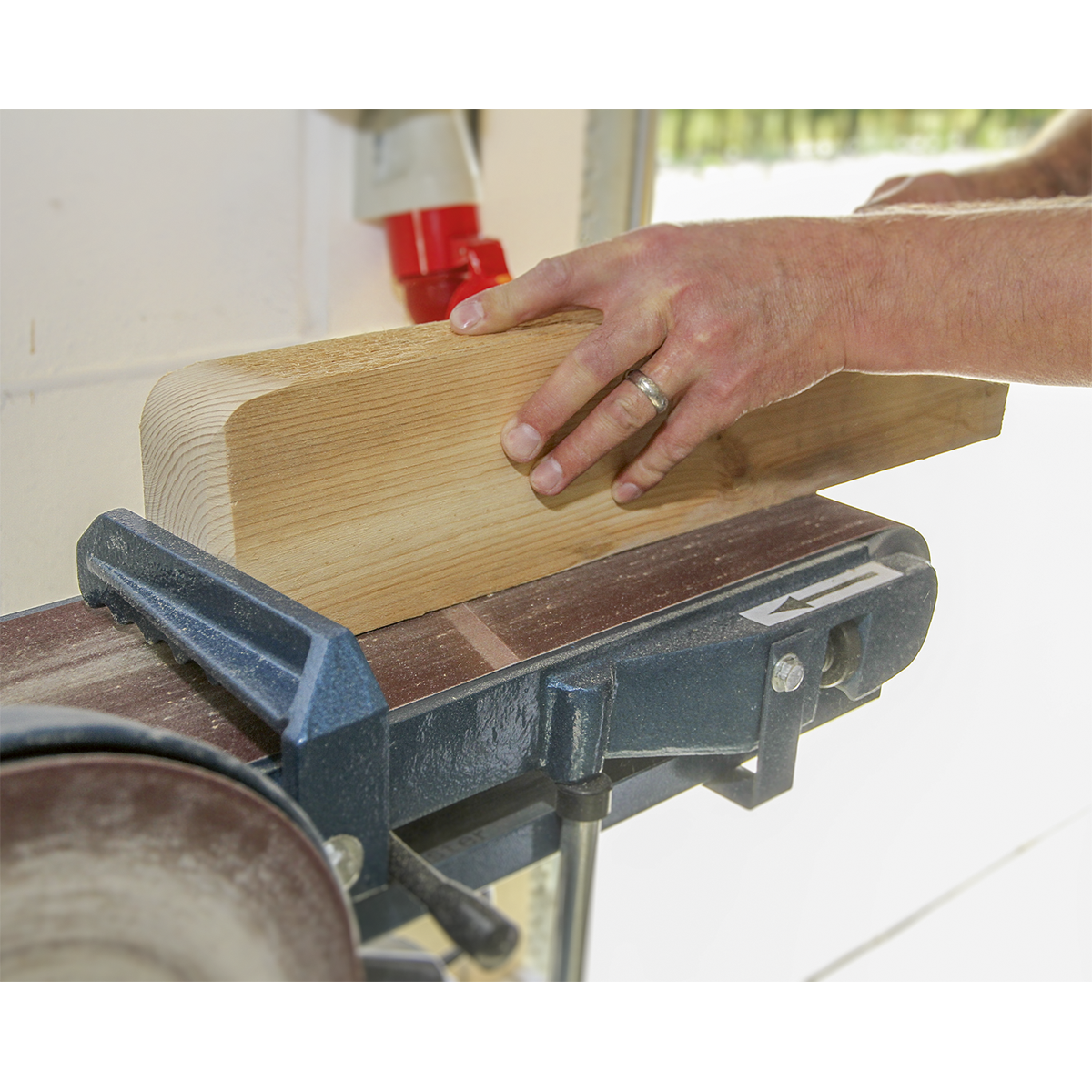 Sealey SM15 Floor Standing 1220 x 150mm Belt/230mm Disc Sander