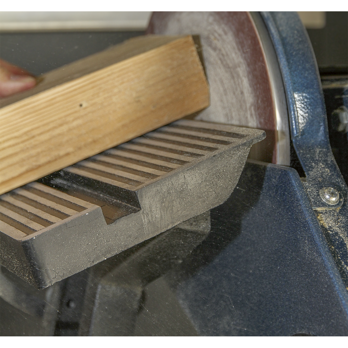 Sealey SM15 Floor Standing 1220 x 150mm Belt/230mm Disc Sander