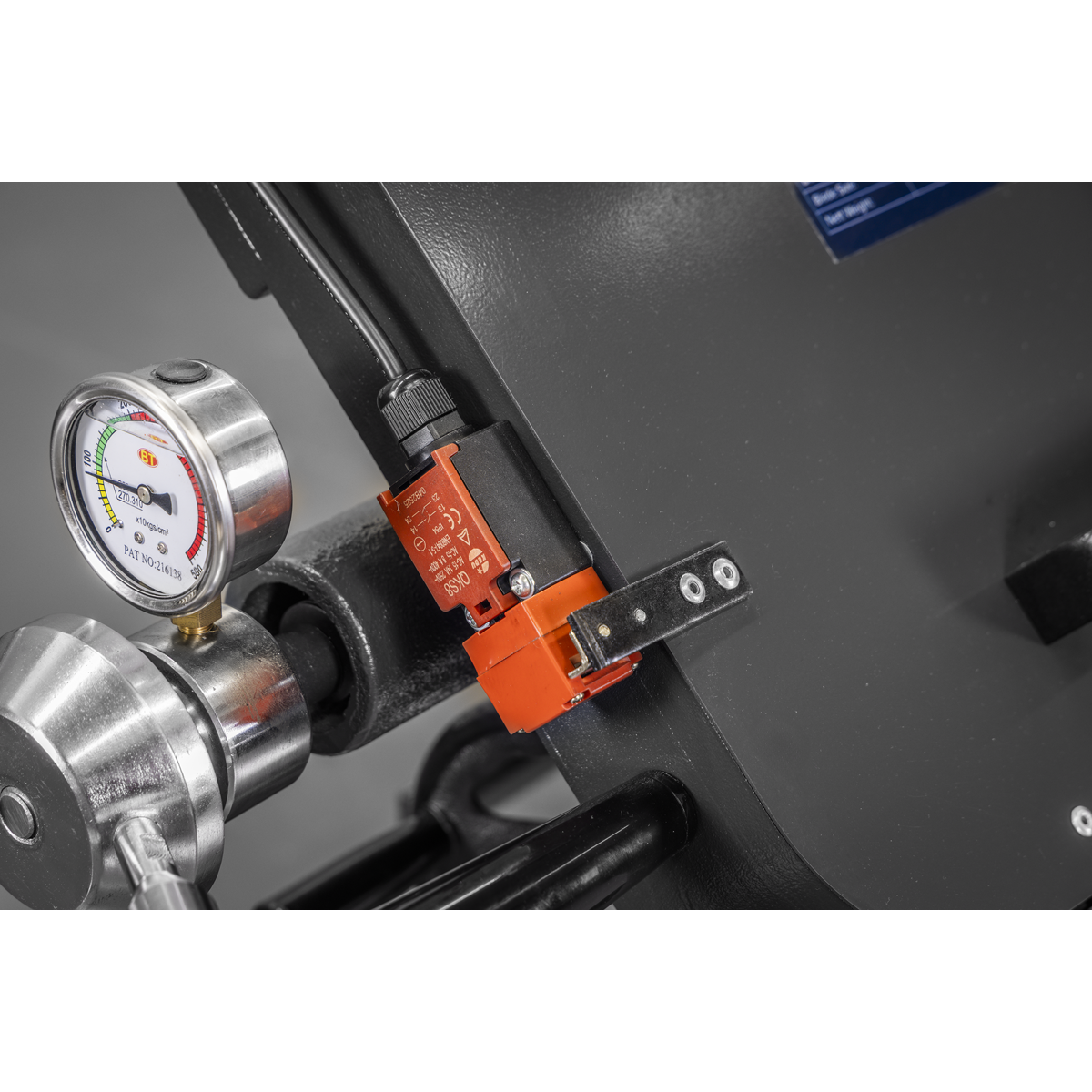Sealey SM353CE Bandsaw 400mm Horizontal Hydraulic Arm