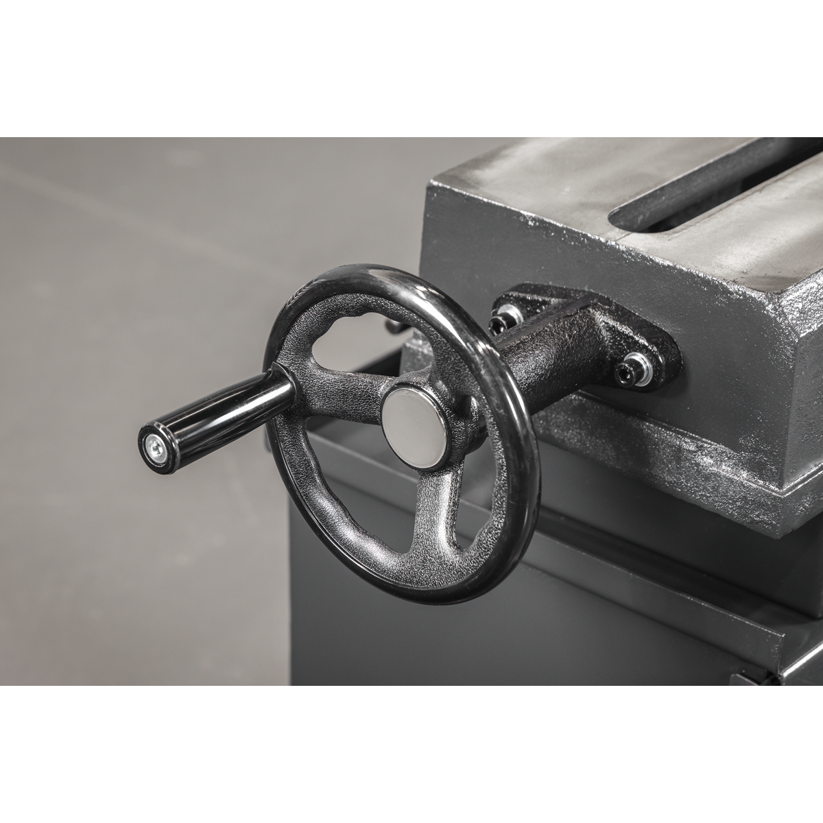 Sealey SM353CE Bandsaw 400mm Horizontal Hydraulic Arm