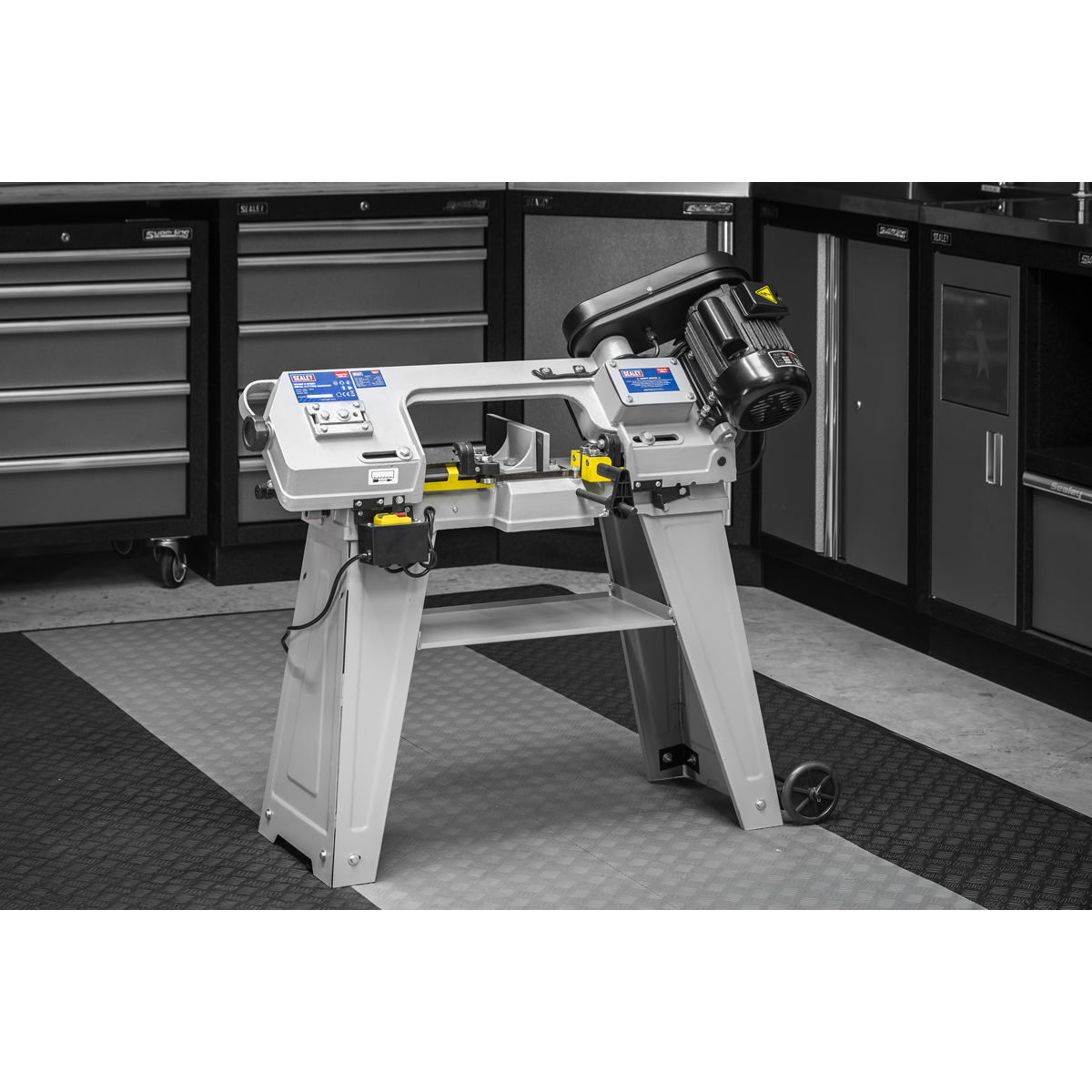 Sealey SM5 Metal Cutting Bandsaw 3-Speed 150mm 375W230V