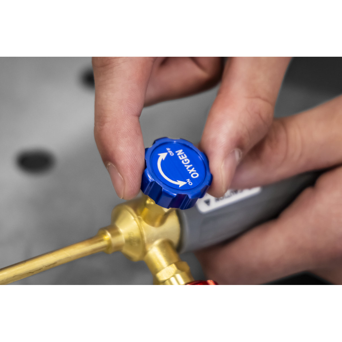 Sealey SMGKIT02 MAPP Gas & Oxygen Brazing Kit with 400g MAPP Cylinder & 950ml Oxygen Cylinder