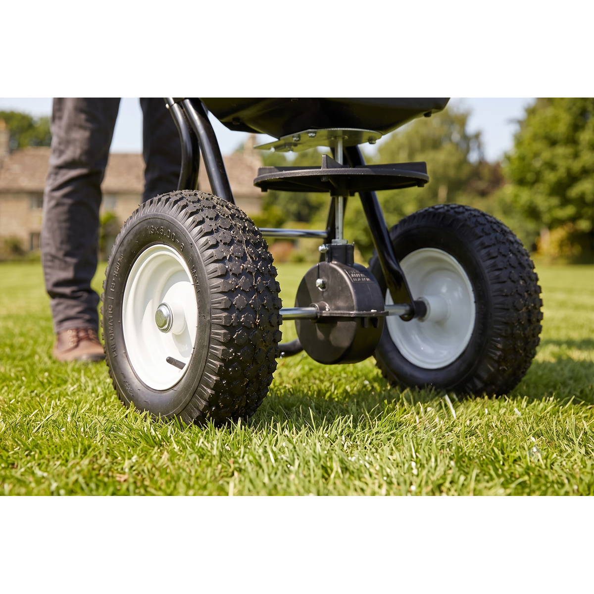 Sealey SPB37W 37kg Capacity Walk Behind Broadcast Spreader