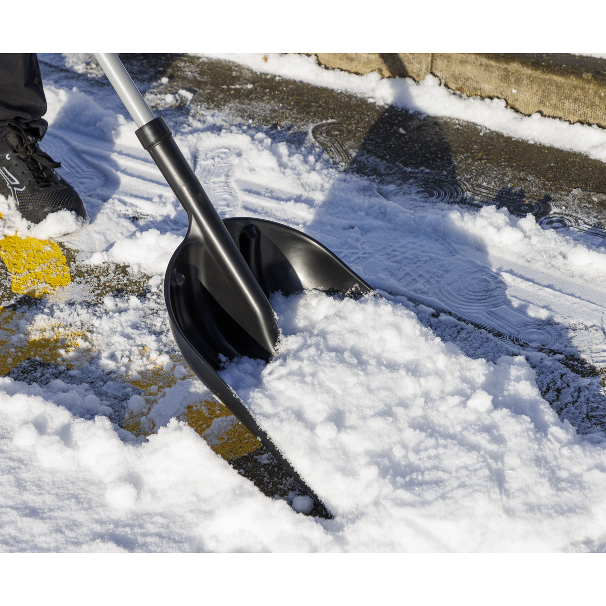 Sealey SS01 General-Purpose Shovel with 900mm Metal Handle