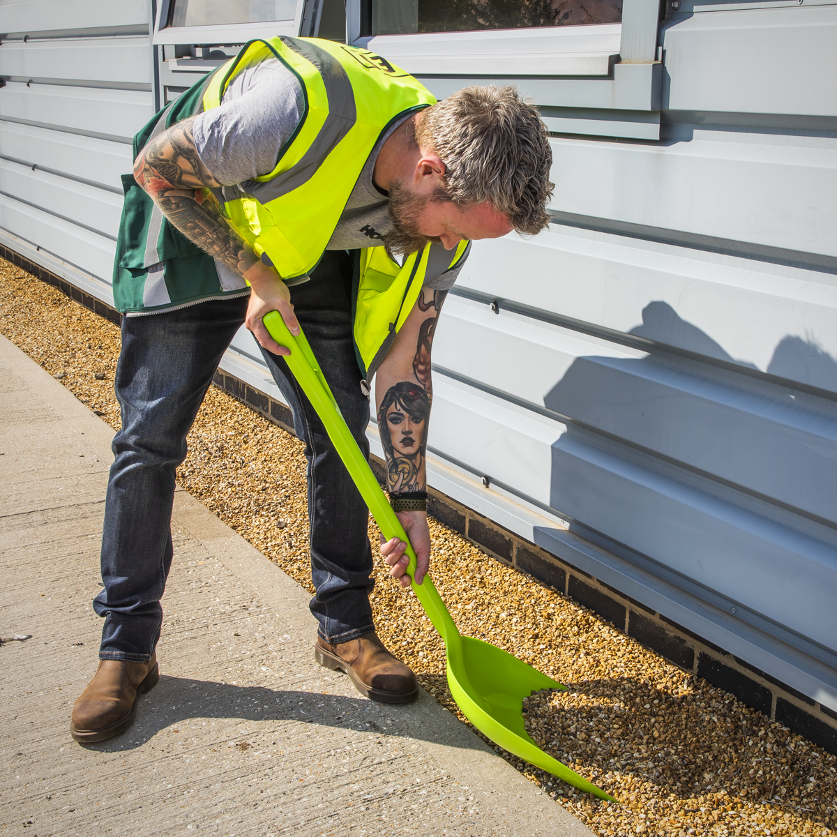 Sealey SS10 General-Purpose Polypropylene Shovel with 690mm Handle