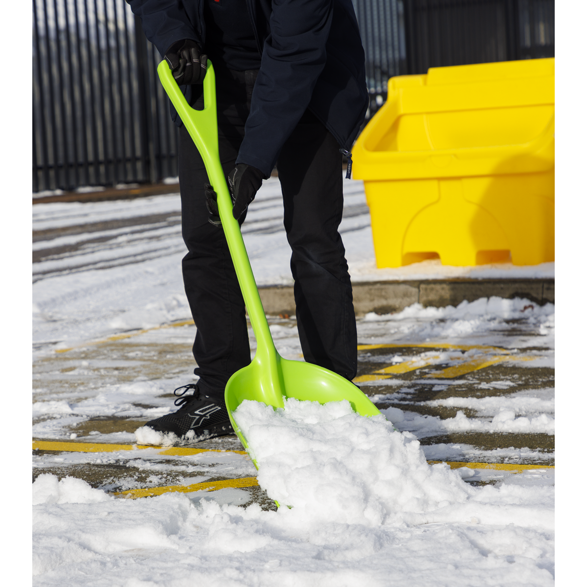 Sealey SS10 General-Purpose Polypropylene Shovel with 690mm Handle
