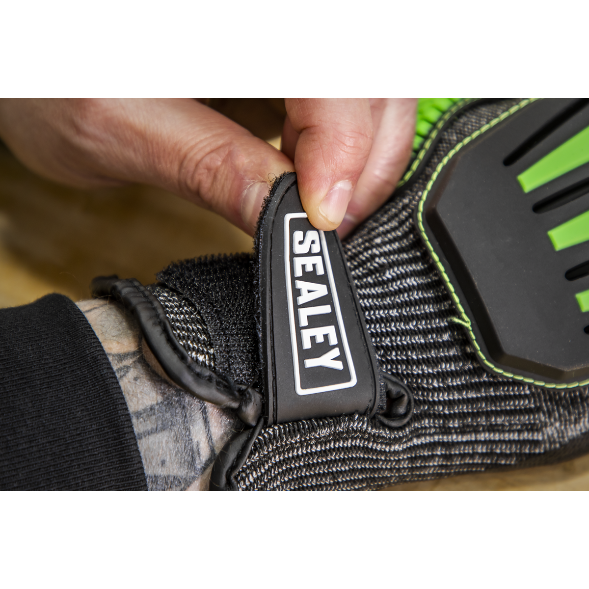 Sealey SSP39L Cut & Impact Resistant Gloves, Large - Pair