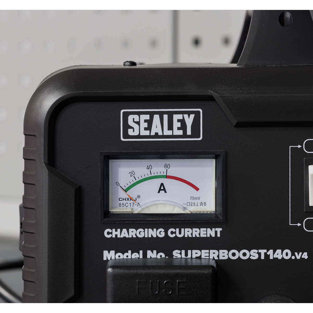 Sealey SUPERBOOST140 12/24V Starter/Charger 140/21A 230V