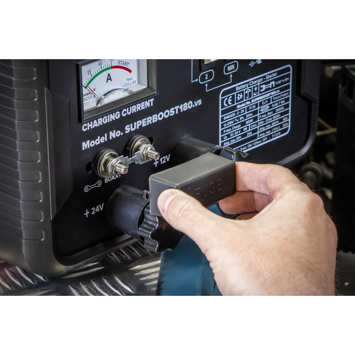 Sealey SUPERBOOST180 12/24V Starter/Charger 180/40A 230V